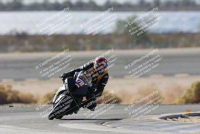 media/Nov-16-2025-Race Pace (Sun) [[8c5fa54630]]/Non Verified Riders (1st 20 Minutes)/1-Turn 14 (10am)/